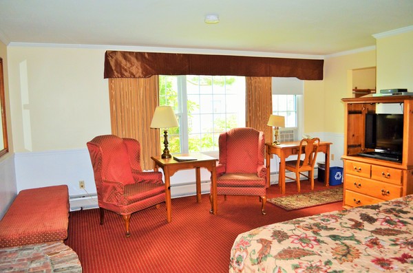 Deluxe Room One King Bed Photo 9