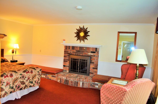 Deluxe Room One King Bed Photo 5